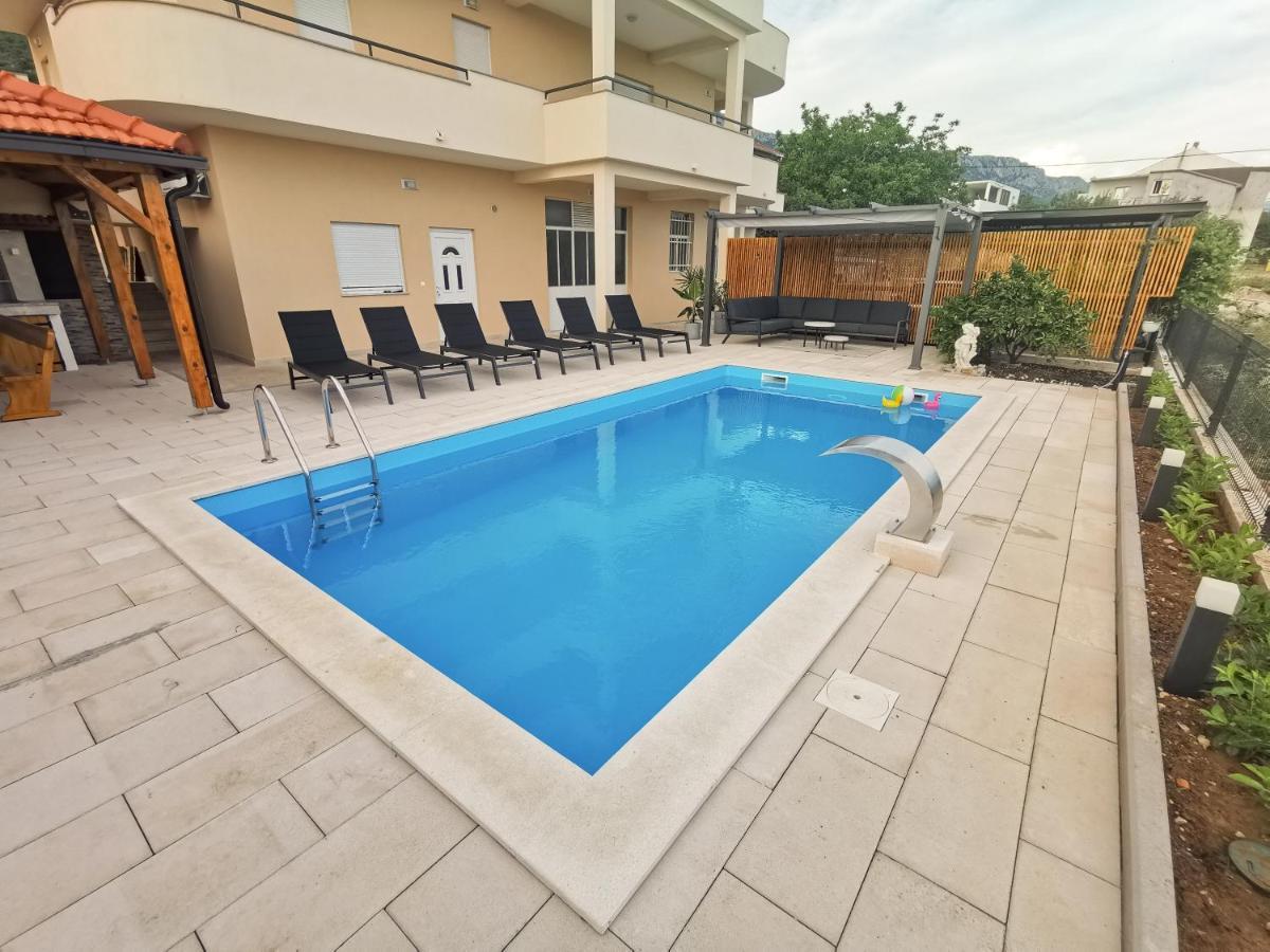 A4 Apartmani Kevic Каштела Екстер'єр фото